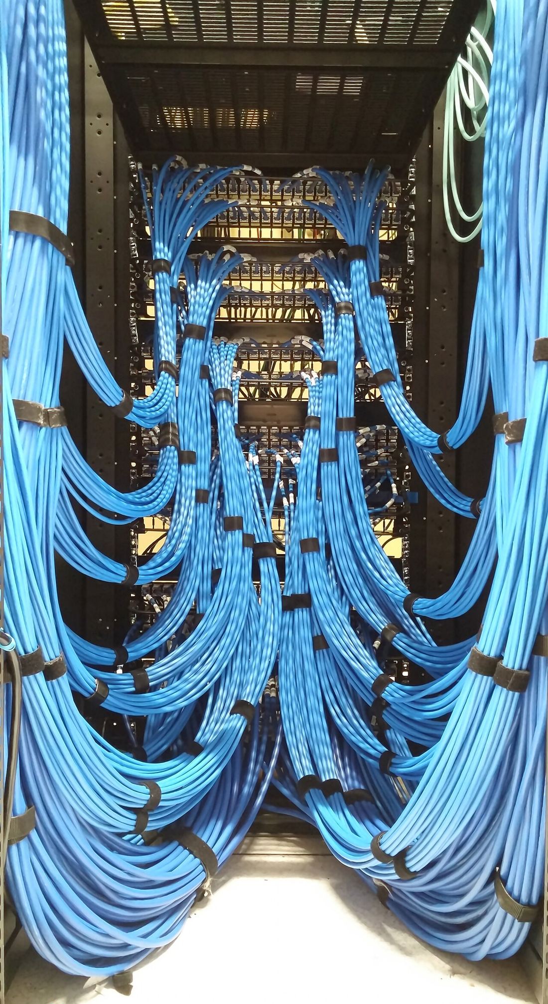 Branch network cabling for a sacco